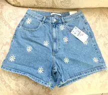 Zara Daisy Applique Mom Fit Denim Jean Shorts