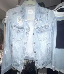 Melrose and Market  EXTREMELY DISTRESSED LIGHT BLUE ACID WASH DENIM JACKET SIZE S