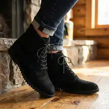 Salvatore Ferragamo Rodney Women's Black Suede Cable Knit Ankle Boots 8 AA NEW