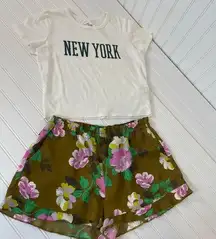 Aerie & Hollister Floral Ruffle Shorts & Relaxed New York Graphic  Tee SET M