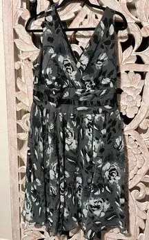 - Black and White Floral Dress -Sz 14