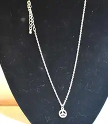 Vintage 70's Classic Small Peace Sign Silver Tone Link Chain Pendant Necklace