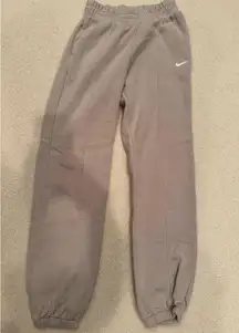 Nike beige sweatpants 