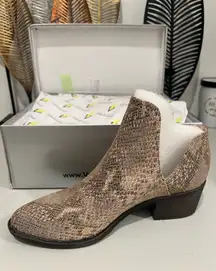 Volatile Tan Snake Print Ankle Boots Size 7.5