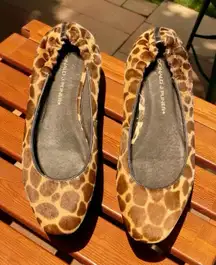 Donald J Pliner Women's Giraffe Print Ballet Flats Size 7.5 Brown
