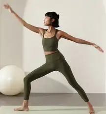 ATHLETA SALUTATION STASH HIGH RISE 7/8 TIGHT ASPEN OLIVE SIZE SMALL A3