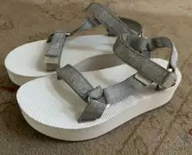 White Platform Teva Sandals Flatform Universal Women’s 9