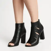 Adrienne Vittadini Black Cutout Peep-Toe Heels 9.5M Leather High Heel Dressy