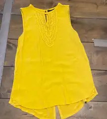 Grace Elements‎ yellow sleeveless blouse embroidered yellow thread size S breeze