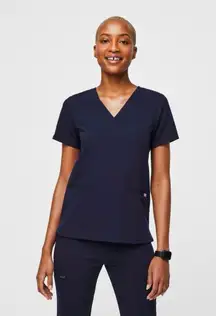 FIGS Casma FIONx Three Pocket Navy Blue Short Sleeve Scrub Top