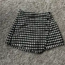 HOUNDSTOOTH WOVEN SKORT