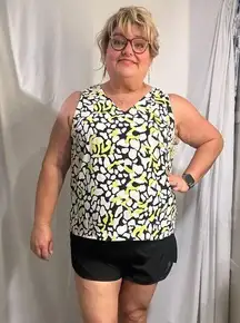 Yellow black and white graphic on a non stretch tank top. Nine West size XXL