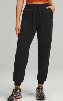 Lululemon Scuba Relaxed High-Rise Jogger in Black