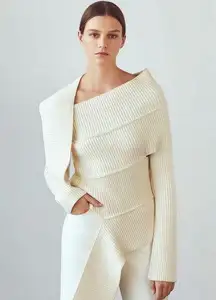 ST JOHN Ivory Escargot Knit Sweater S