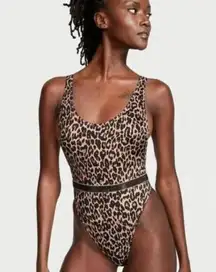 Victoria's Secret Victoria Secret Women's Leopard Shine Strap Plunge One-Piece Swimsuit Si…