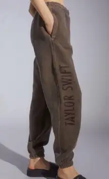 Taylor Swift Limited Edition Sweatpants Size Medium Joggers x Urban Outfitters