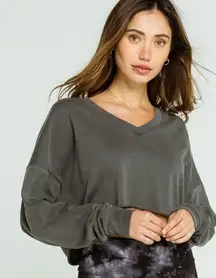 Tilly's‎ Full Tilt V Neck Crop Sweatshirt Size XL in Gray