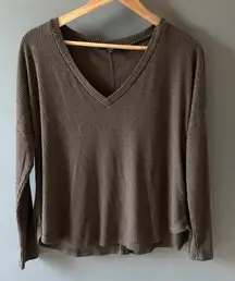 Lulus green v-neck ribbed long sleeve loose fit top
