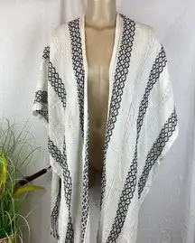 Big Buddha Ivory & Gray Print Cape Top OS