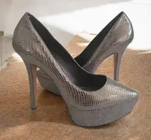 ALICE & OLIVIA Silver Leather Platform Heels Size 10 / 40