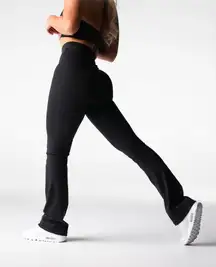 Black Effortless Flare Leggings Nvgtn
