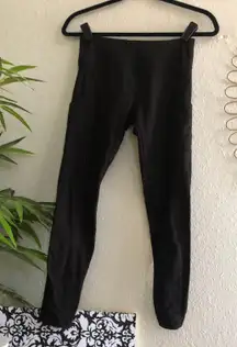 Black  yoga leggings with side pockets