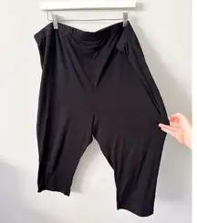 Liz Lange for Target Cropped Maternity Leggings
