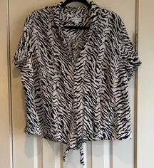 Ava & Viv | Black & White Zebra Printed Button Up Shirt Blouse Crop Top Size 2X