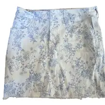 NWOT Light blue and white floral cottage core "weekend" seven jeans skirt size 6