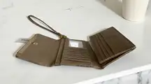 Steve Madden Logobar SNDSTRM Trifold Wallet Wristlet Brown Neutral‎ New
