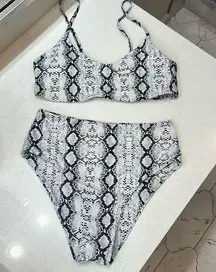 Small snake print high bottom waisted bikini