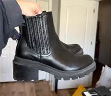 Chelsea Lg Sole Boots