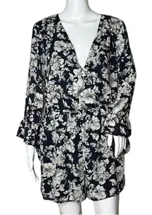 Skies are Blue  Romper Womens Large Navy Blue White Floral‎ Flowers Boho Cottage