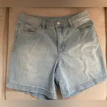 Light wash Jean shorts