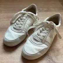 UNIVERSAL THREAD | Women's White Cream Casual Fashion Sneakers