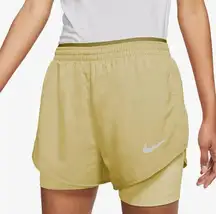 Nike  Tempo Lux Women's 2-in-1 Running Shorts SIZE 2X