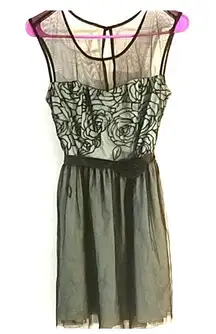 I.N. San Francisco Formal dress size 5 green with black lace (258)