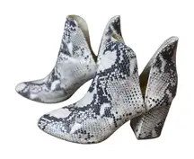 Steve Madden Boots Womens 10M Rookie Bootie‎ White Snakeskin Pull On Ankle Siren