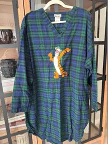 Vintage Tigger Disney Parks fleece nightgown tartan dress applique embroidered