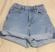 Woman’s size 0 H & M Divided denim cutoff jean shorts