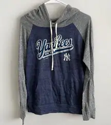 New York Yankees MLB Raglan Sleeve Blue Gray Pullover Hoodie Size Small