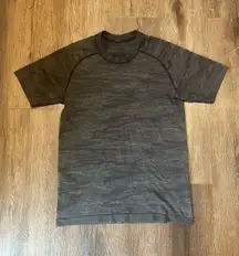 Lululemon Men’s Metal Tech Vent Shirt