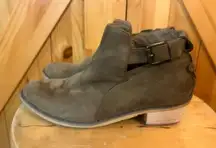 Avanti"Zoey"Brown Faux Suede Heel Belted Buckle Ankle Booties Shoes Women's SZ 7