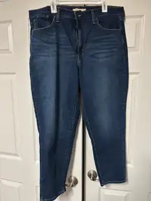 Women’s plus size Levi dark wash mom jeans 