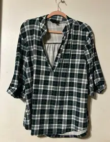 Women’s 1x plaid top