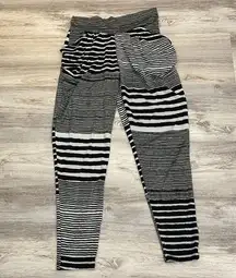 Black & White Alternating Stripe Pattern Stretchy Pull On Pants M/L
