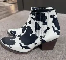 A Rider Girl Cow Print Booties Size 8