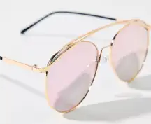 Urban Outfitters Lexi Mirrored Metal Aviator Sunglasses‎ Pink One Size
