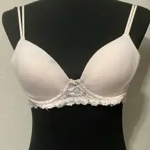 No Boundaries T Shirt Bra Converts to Racerback Lace Frame 34C Pink