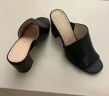 Adrienne Vittadini Elegant Black Mules 7 M like NEW  no damages